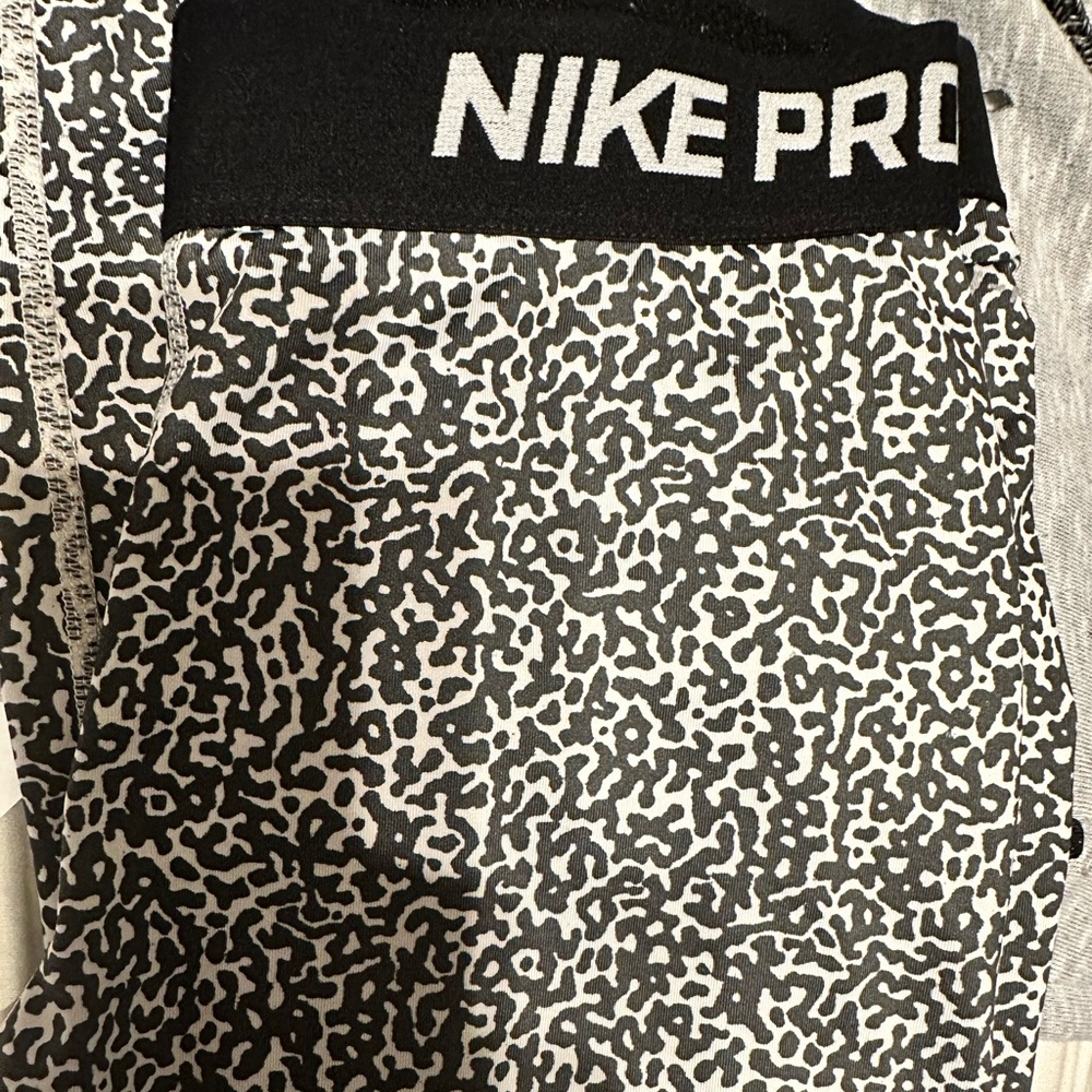 Nike pro leggings
